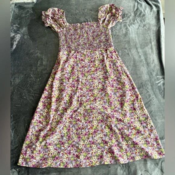O.P.T One Pretty Time Go on A Date Floral Puff Sleeve Midi Dress L Smocked - Picture 9 of 14